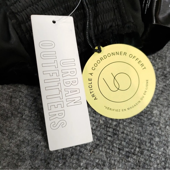 Urban Outfitters Black Crop Top With Pearl Like Trim - Picture 3 of 6